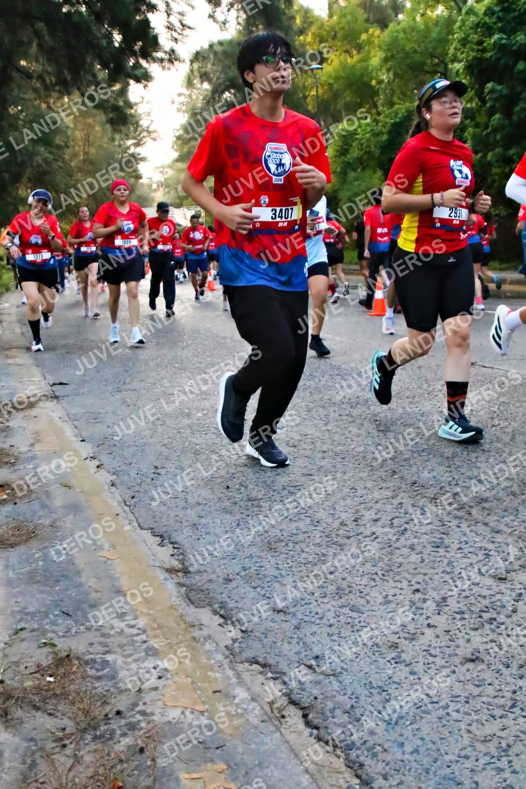 Foto de la CARRERA BIMBO GLOBAL RACE GUADALAJARA en Centro Comercial Andares, Blvd. Puerta de Hierro 4965, Zapopan a las 06:56 · dorsal 3407, 2931