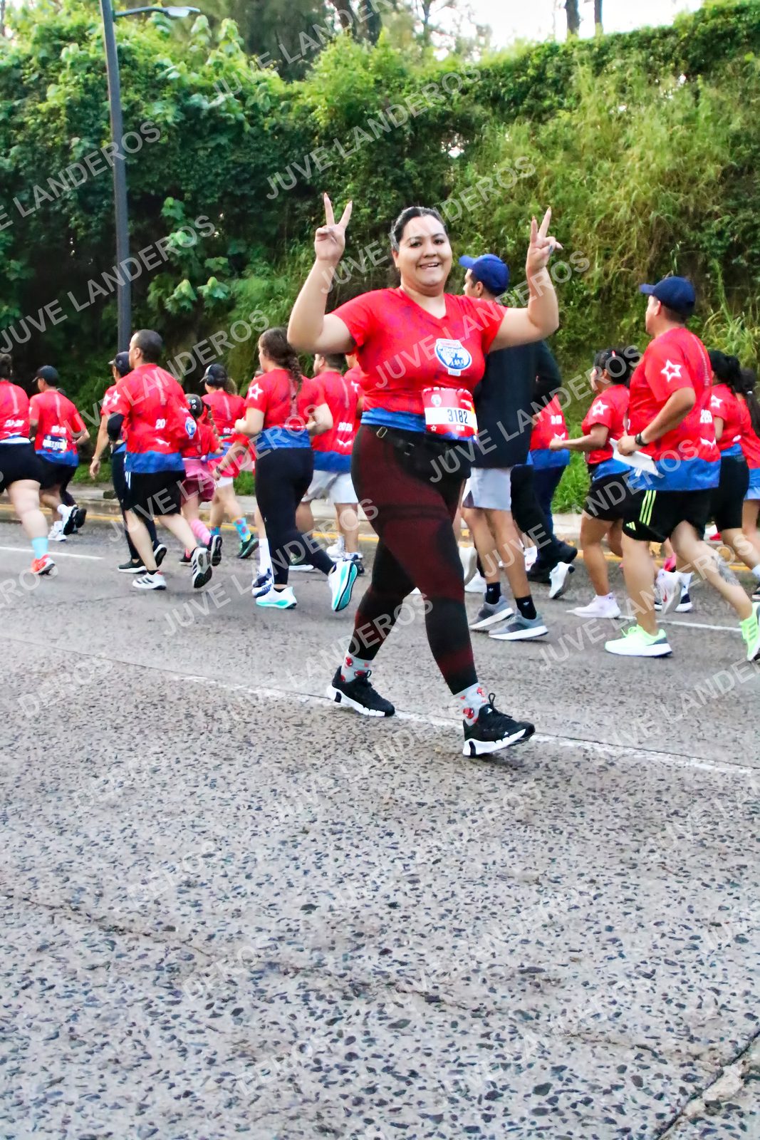 Foto de la CARRERA BIMBO GLOBAL RACE GUADALAJARA en Centro Comercial Andares, Blvd. Puerta de Hierro 4965, Zapopan a las 07:01 · dorsal 3182, 20