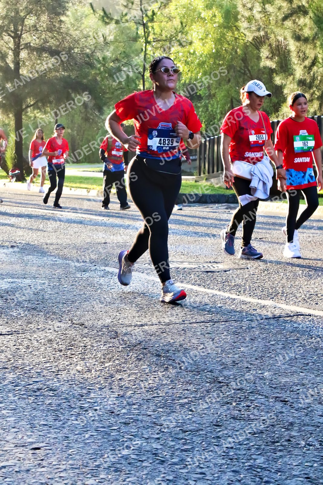 Foto de la CARRERA BIMBO GLOBAL RACE GUADALAJARA en Centro Comercial Andares, Blvd. Puerta de Hierro 4965, Zapopan a las 07:26 · dorsal 4839, 2855, 162