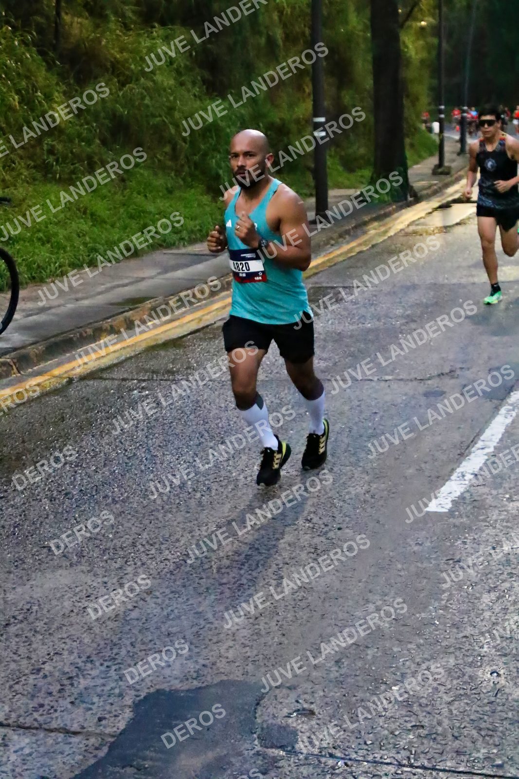 Foto de la CARRERA BIMBO GLOBAL RACE GUADALAJARA en Centro Comercial Andares, Blvd. Puerta de Hierro 4965, Zapopan a las 06:36 · dorsal 4820