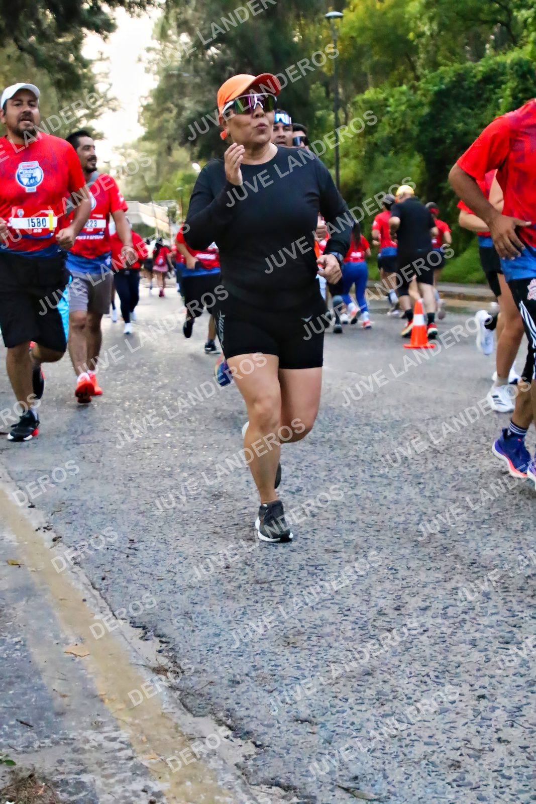 Foto de la CARRERA BIMBO GLOBAL RACE GUADALAJARA en Centro Comercial Andares, Blvd. Puerta de Hierro 4965, Zapopan a las 06:55 · dorsal 1580, 223