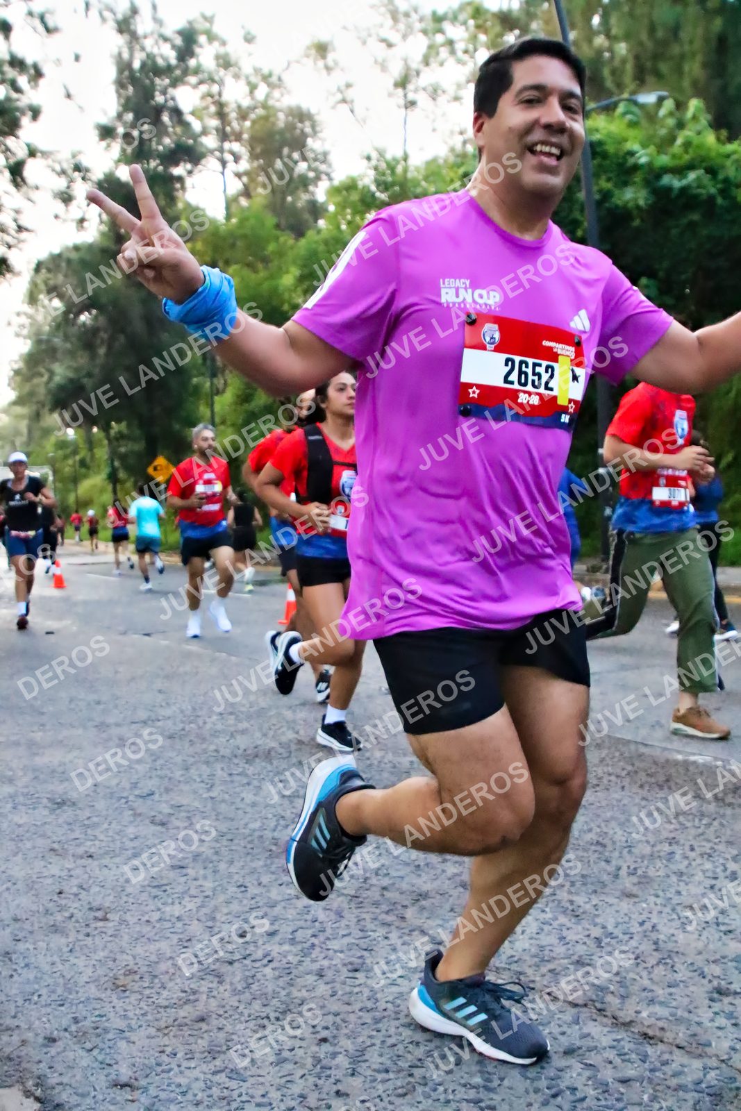Foto de la CARRERA BIMBO GLOBAL RACE GUADALAJARA en Centro Comercial Andares, Blvd. Puerta de Hierro 4965, Zapopan a las 04:58 · dorsal 2652