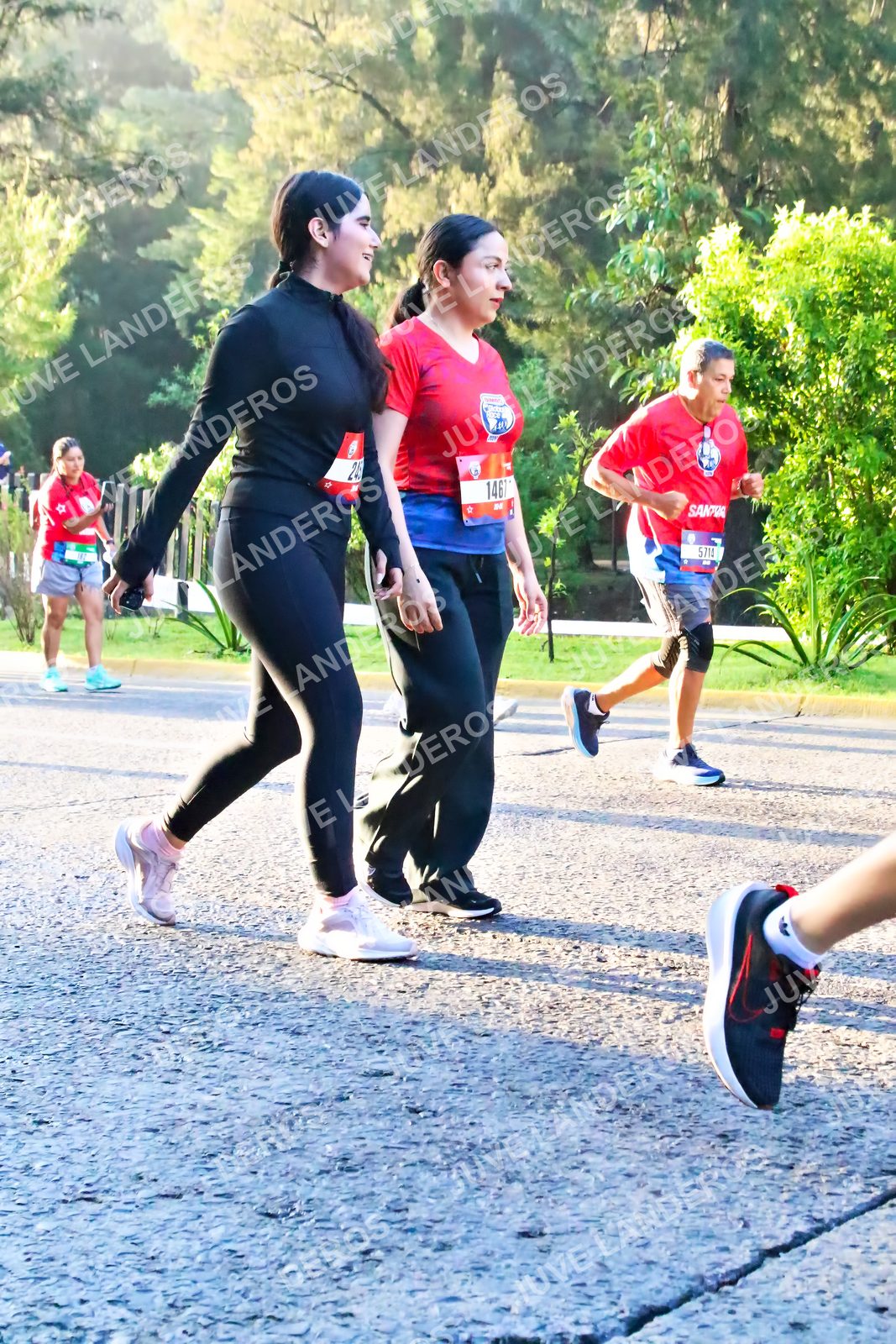Foto de la CARRERA BIMBO GLOBAL RACE GUADALAJARA en Centro Comercial Andares, Blvd. Puerta de Hierro 4965, Zapopan a las 07:25 · dorsal 5714