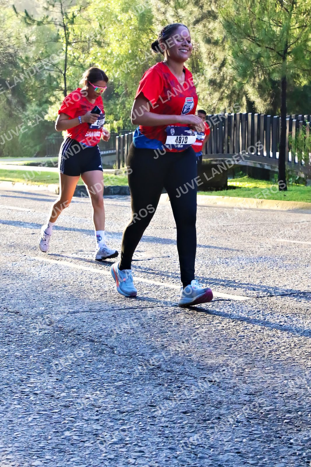 Foto de la CARRERA BIMBO GLOBAL RACE GUADALAJARA en Centro Comercial Andares, Blvd. Puerta de Hierro 4965, Zapopan a las 07:29 · dorsal 4870