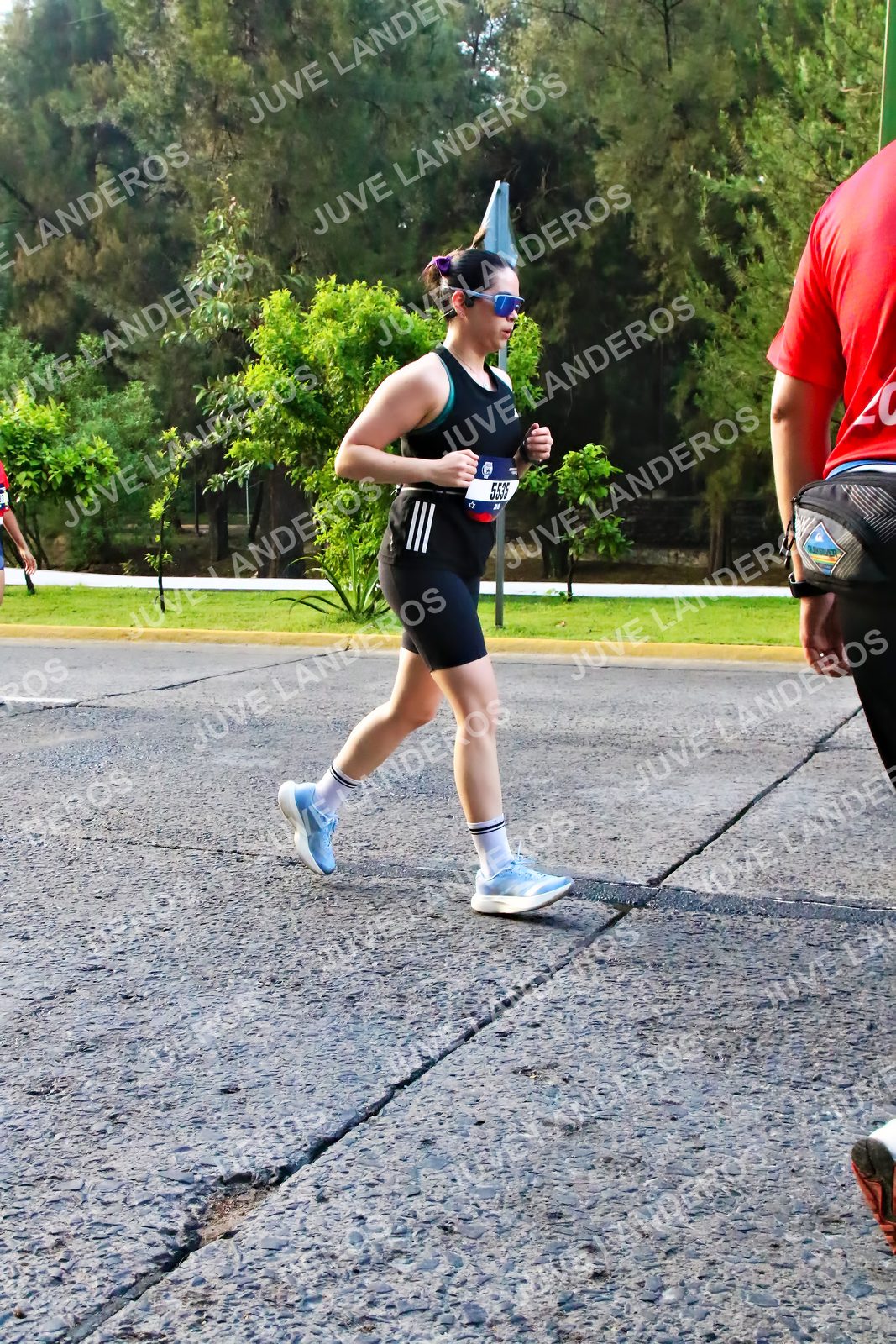 Foto de la CARRERA BIMBO GLOBAL RACE GUADALAJARA en Centro Comercial Andares, Blvd. Puerta de Hierro 4965, Zapopan a las 07:41 · dorsal 5535