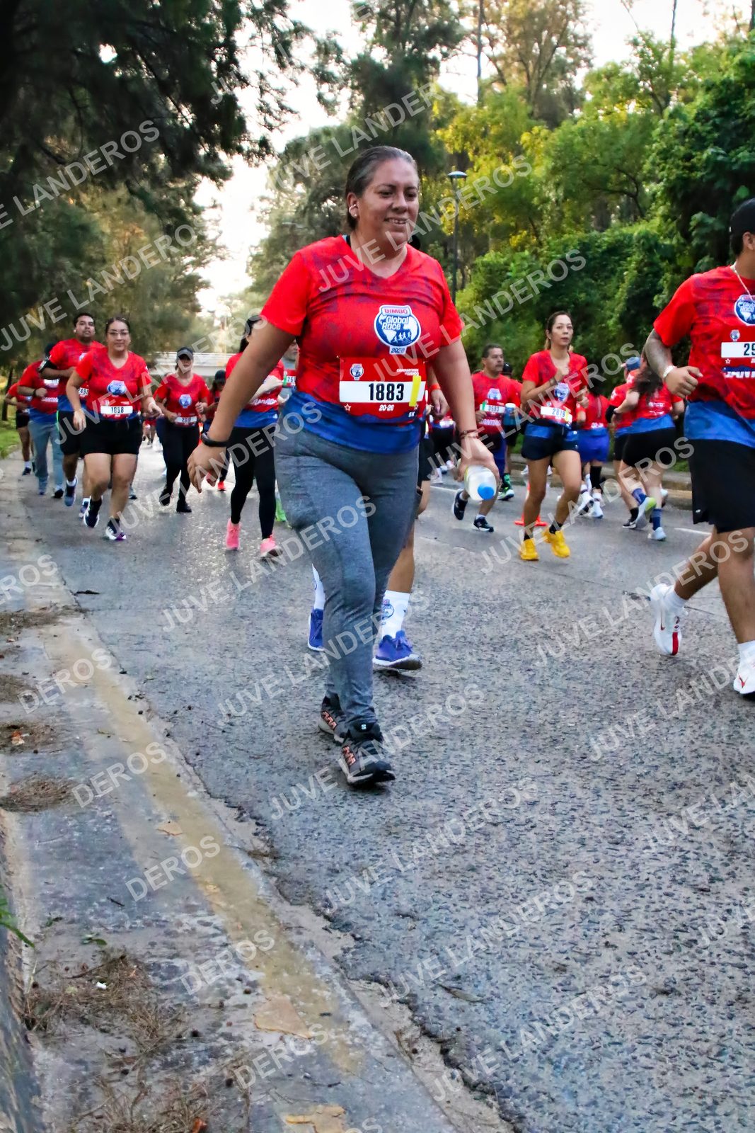 Foto de la CARRERA BIMBO GLOBAL RACE GUADALAJARA en Centro Comercial Andares, Blvd. Puerta de Hierro 4965, Zapopan a las 06:59 · dorsal 1883, 2020