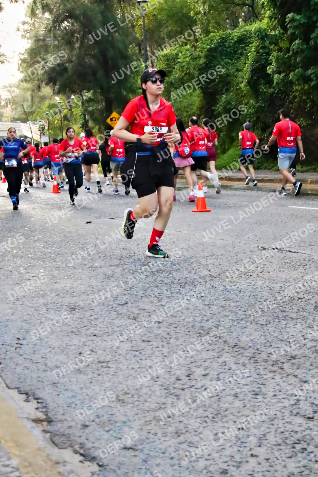 Foto de la CARRERA BIMBO GLOBAL RACE GUADALAJARA en Centro Comercial Andares, Blvd. Puerta de Hierro 4965, Zapopan a las 06:55 · dorsal 2988