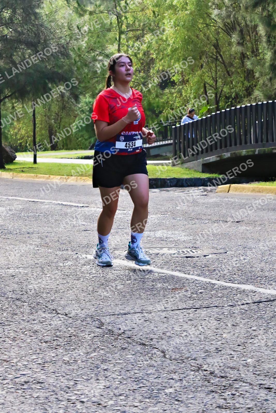 Foto de la CARRERA BIMBO GLOBAL RACE GUADALAJARA en Centro Comercial Andares, Blvd. Puerta de Hierro 4965, Zapopan a las 07:45 · dorsal 4534