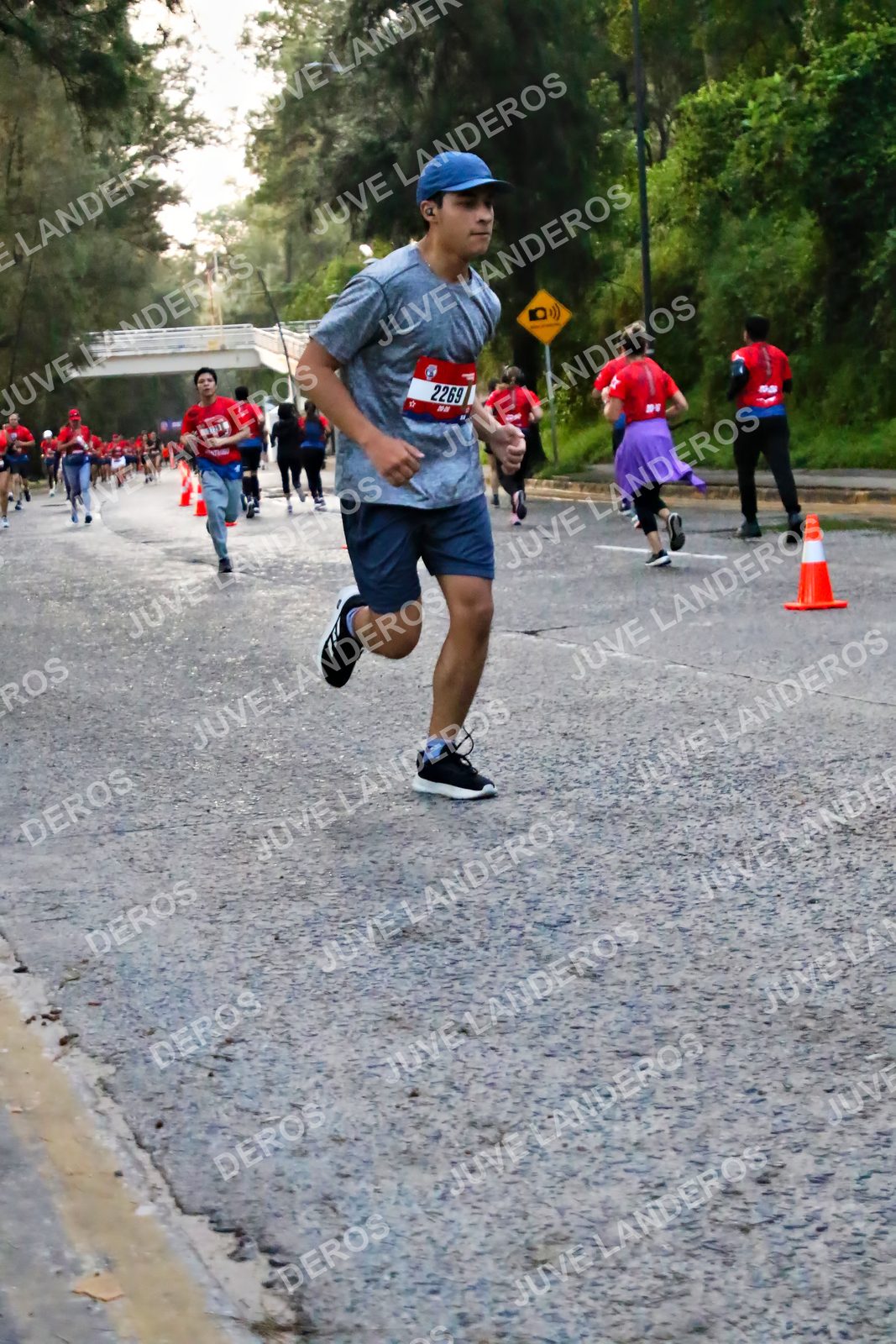 Foto de la CARRERA BIMBO GLOBAL RACE GUADALAJARA en Centro Comercial Andares, Blvd. Puerta de Hierro 4965, Zapopan a las 04:58 · dorsal 2269
