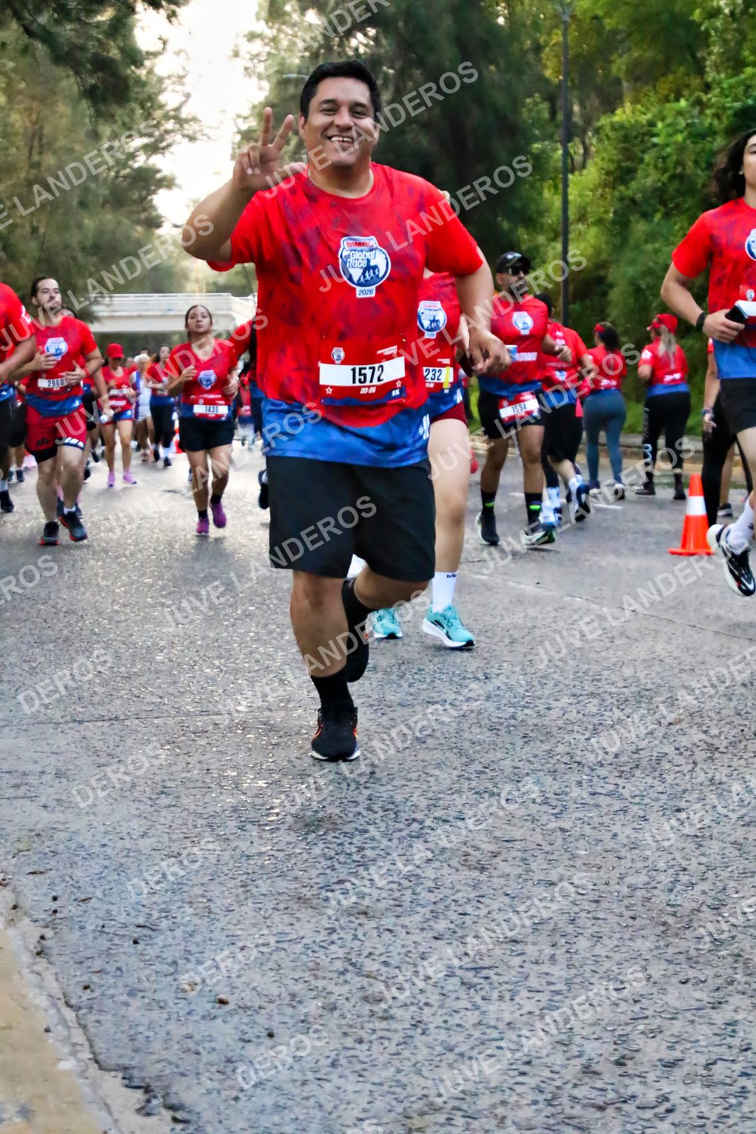 Foto de la CARRERA BIMBO GLOBAL RACE GUADALAJARA en Centro Comercial Andares, Blvd. Puerta de Hierro 4965, Zapopan a las 07:01 · dorsal 1572, 232, 1534
