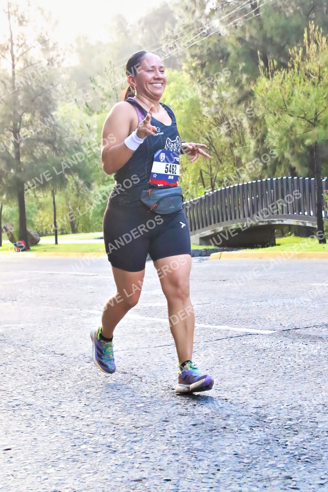 Foto de la CARRERA BIMBO GLOBAL RACE GUADALAJARA en Centro Comercial Andares, Blvd. Puerta de Hierro 4965, Zapopan a las 07:38 · dorsal 5462