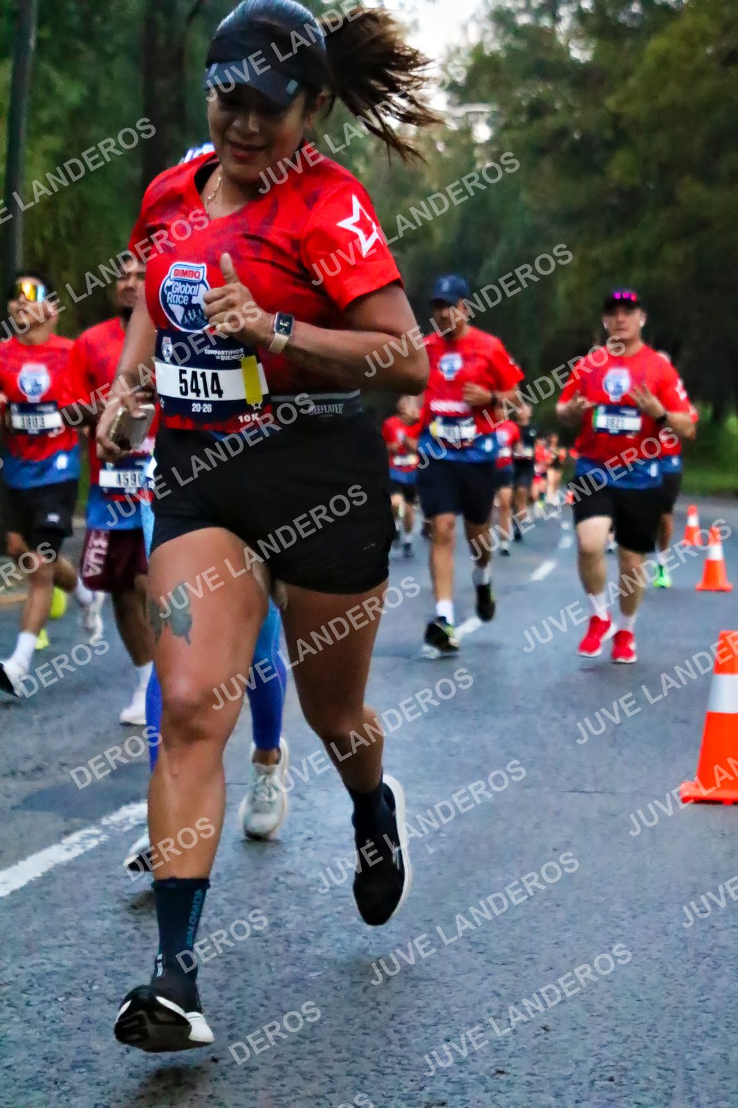 Foto de la CARRERA BIMBO GLOBAL RACE GUADALAJARA en Centro Comercial Andares, Blvd. Puerta de Hierro 4965, Zapopan a las 06:39 · dorsal 5414