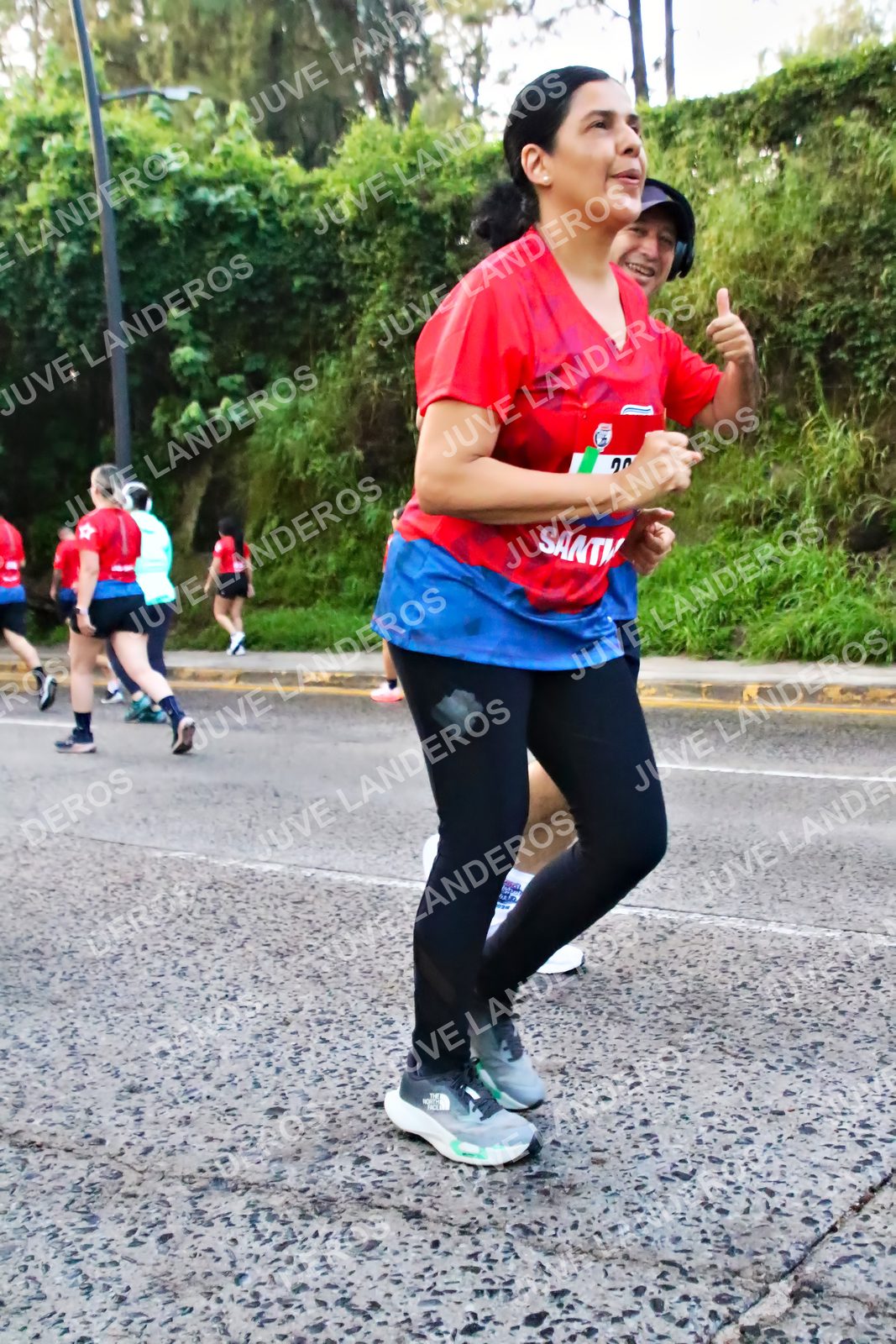 Foto de la CARRERA BIMBO GLOBAL RACE GUADALAJARA en Centro Comercial Andares, Blvd. Puerta de Hierro 4965, Zapopan a las 07:02