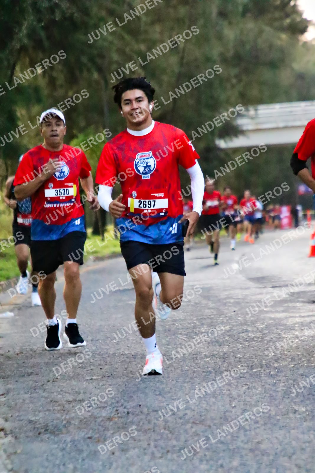 Foto de la CARRERA BIMBO GLOBAL RACE GUADALAJARA en Centro Comercial Andares, Blvd. Puerta de Hierro 4965, Zapopan a las 04:56 · dorsal 2697, 3530