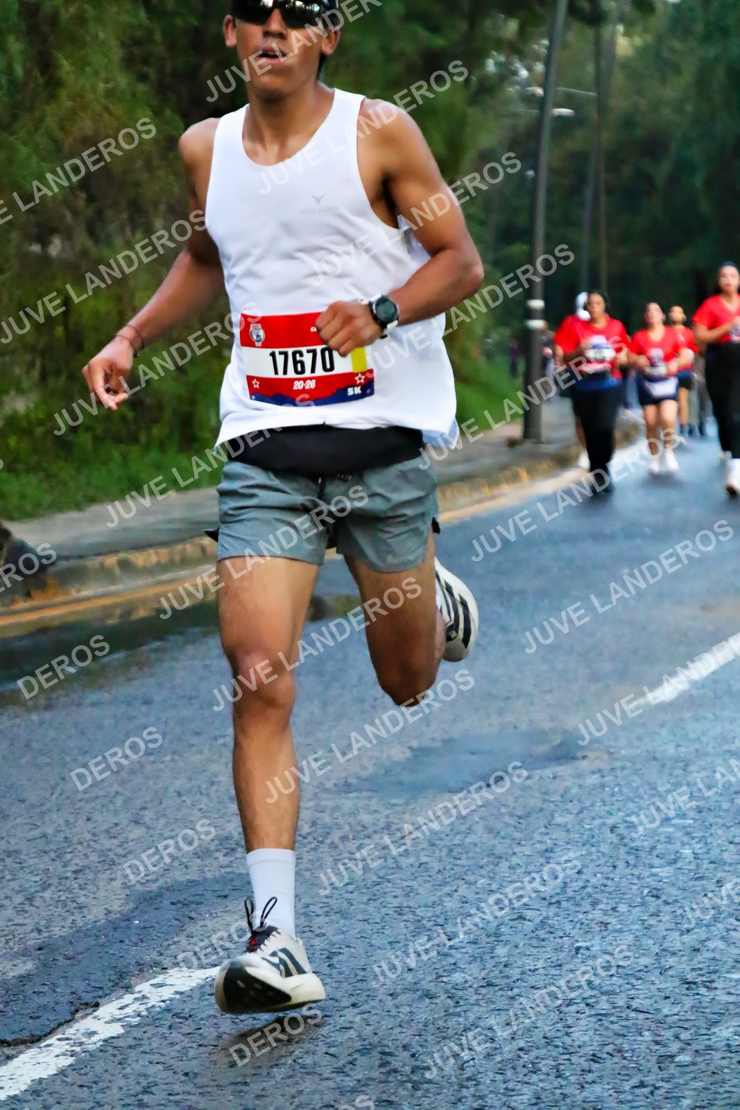 Foto de la CARRERA BIMBO GLOBAL RACE GUADALAJARA en Centro Comercial Andares, Blvd. Puerta de Hierro 4965, Zapopan a las 04:52 · dorsal 17670