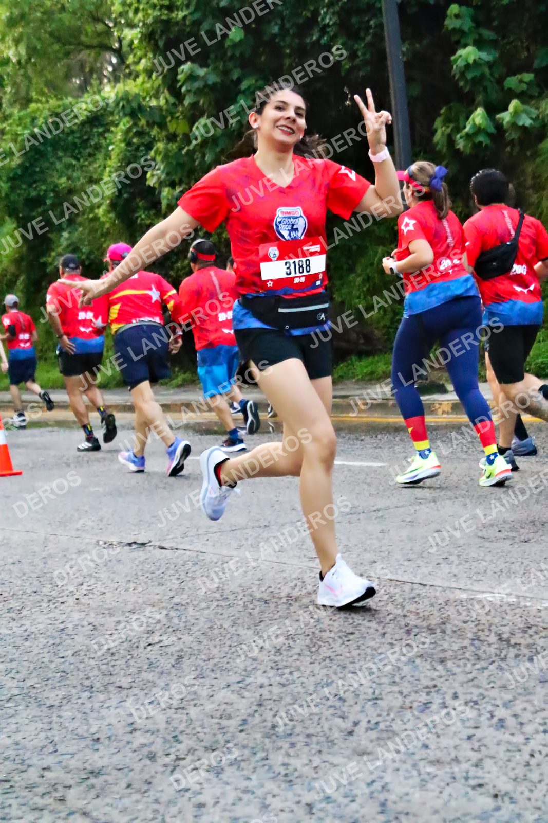 Foto de la CARRERA BIMBO GLOBAL RACE GUADALAJARA en Centro Comercial Andares, Blvd. Puerta de Hierro 4965, Zapopan a las 05:00 · dorsal 3188, 20