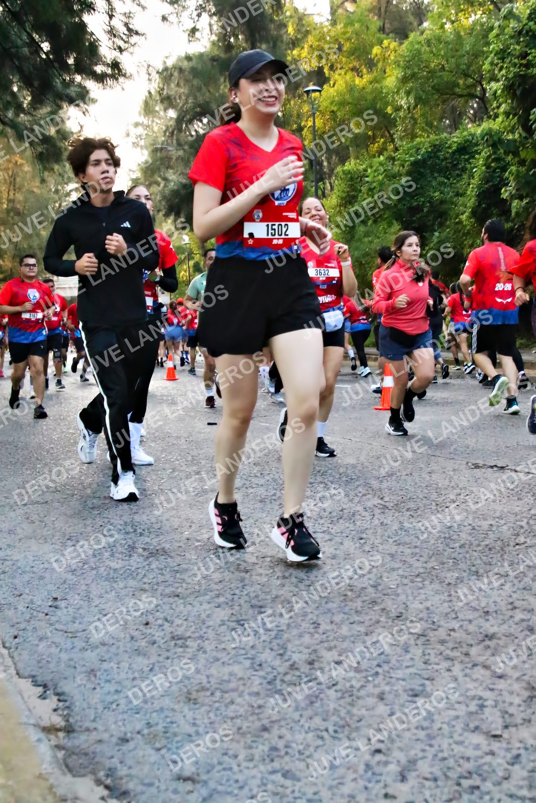 Foto de la CARRERA BIMBO GLOBAL RACE GUADALAJARA en Centro Comercial Andares, Blvd. Puerta de Hierro 4965, Zapopan a las 06:57 · dorsal 1502, 3632