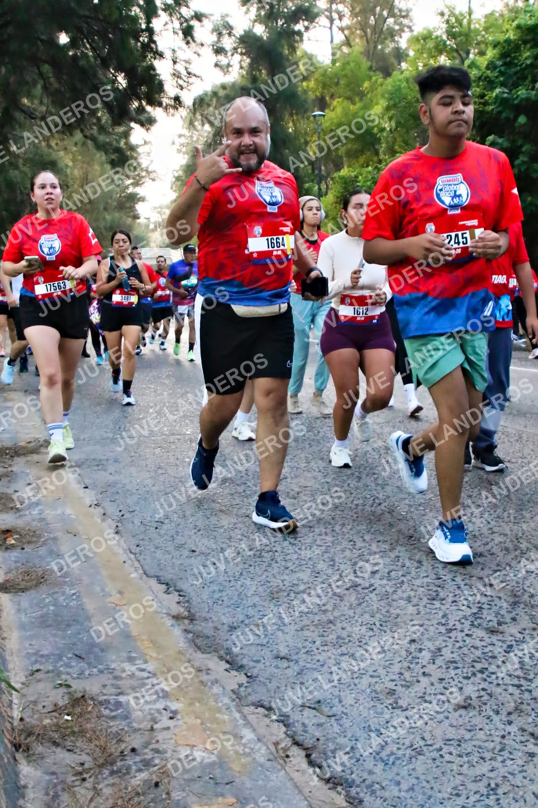 Foto de la CARRERA BIMBO GLOBAL RACE GUADALAJARA en Centro Comercial Andares, Blvd. Puerta de Hierro 4965, Zapopan a las 07:00 · dorsal 1664, 245, 17563, 348