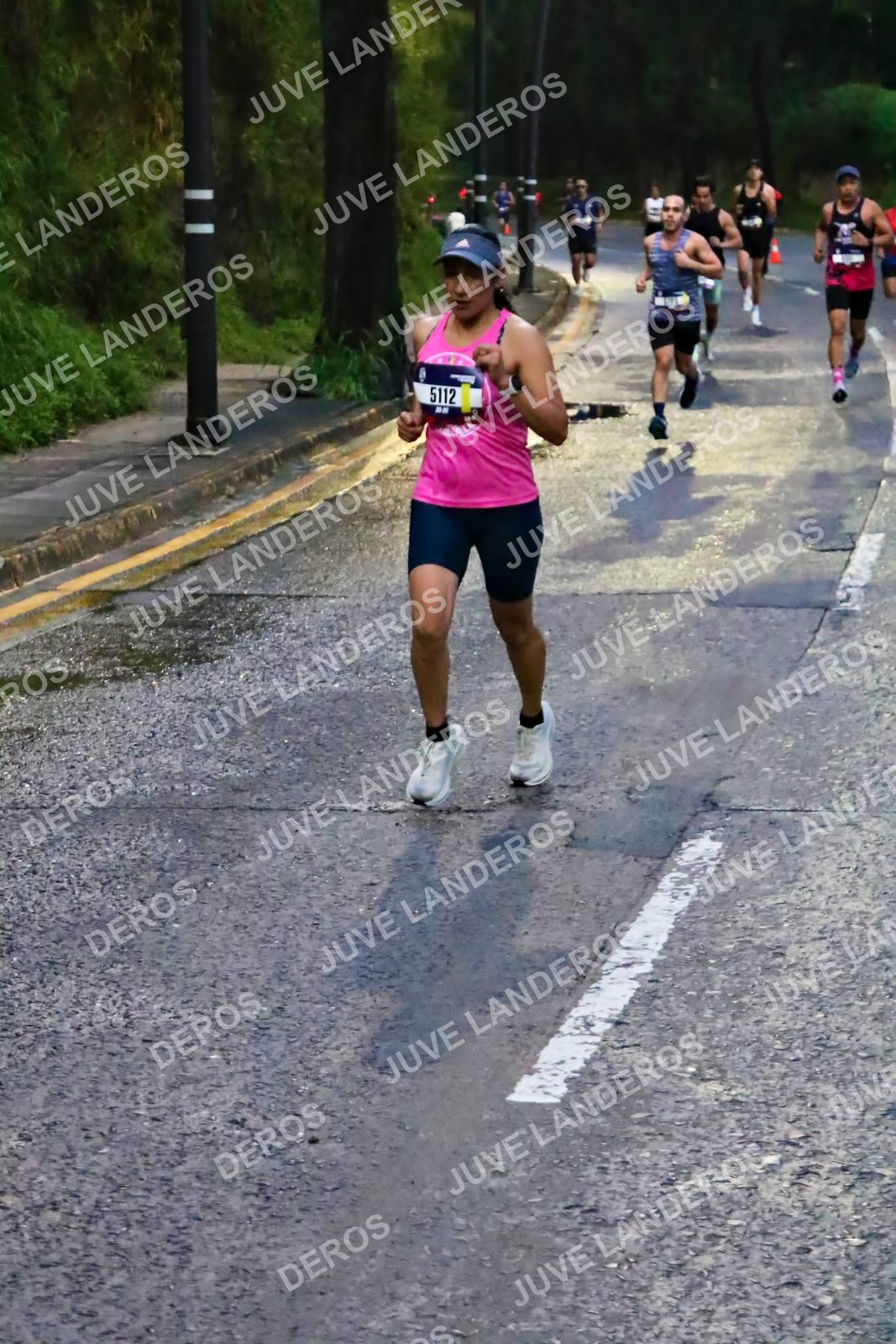 Foto de la CARRERA BIMBO GLOBAL RACE GUADALAJARA en Centro Comercial Andares, Blvd. Puerta de Hierro 4965, Zapopan a las 06:36 · dorsal 5112