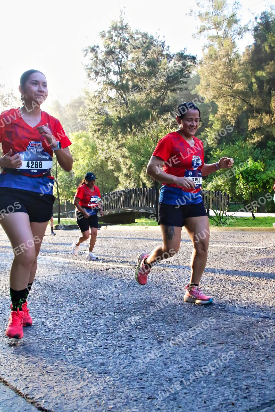 Foto de la CARRERA BIMBO GLOBAL RACE GUADALAJARA en Centro Comercial Andares, Blvd. Puerta de Hierro 4965, Zapopan a las 07:27 · dorsal 4288, 3944