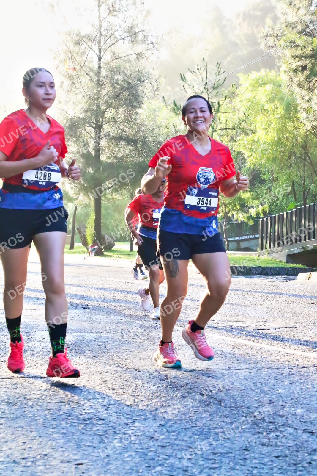 Foto de la CARRERA BIMBO GLOBAL RACE GUADALAJARA en Centro Comercial Andares, Blvd. Puerta de Hierro 4965, Zapopan a las 07:27 · dorsal 4288, 3944