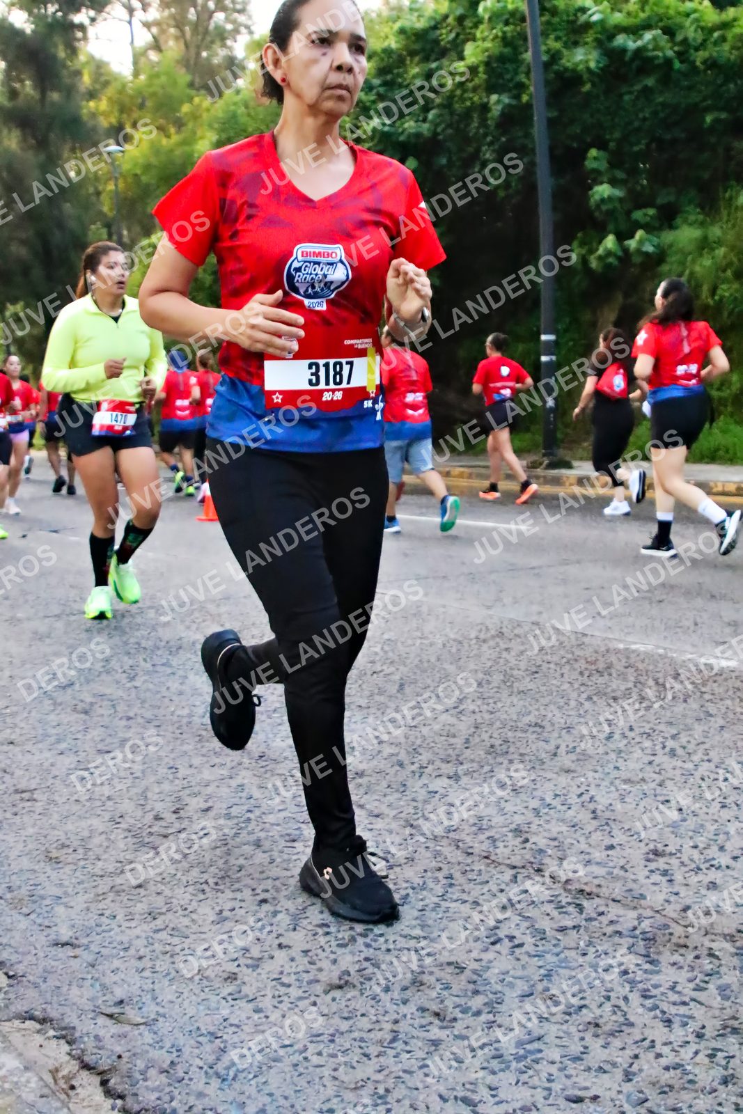 Foto de la CARRERA BIMBO GLOBAL RACE GUADALAJARA en Centro Comercial Andares, Blvd. Puerta de Hierro 4965, Zapopan a las 06:55 · dorsal 3187, 1470