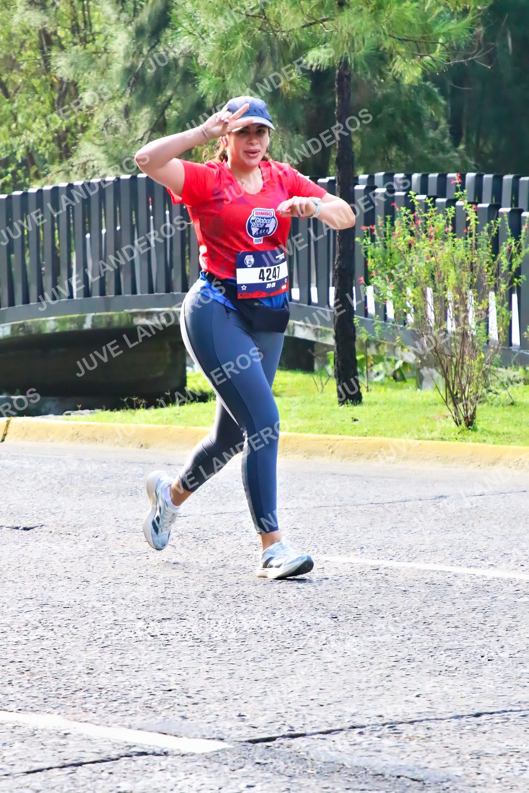 Foto de la CARRERA BIMBO GLOBAL RACE GUADALAJARA en Centro Comercial Andares, Blvd. Puerta de Hierro 4965, Zapopan a las 07:47 · dorsal 4247