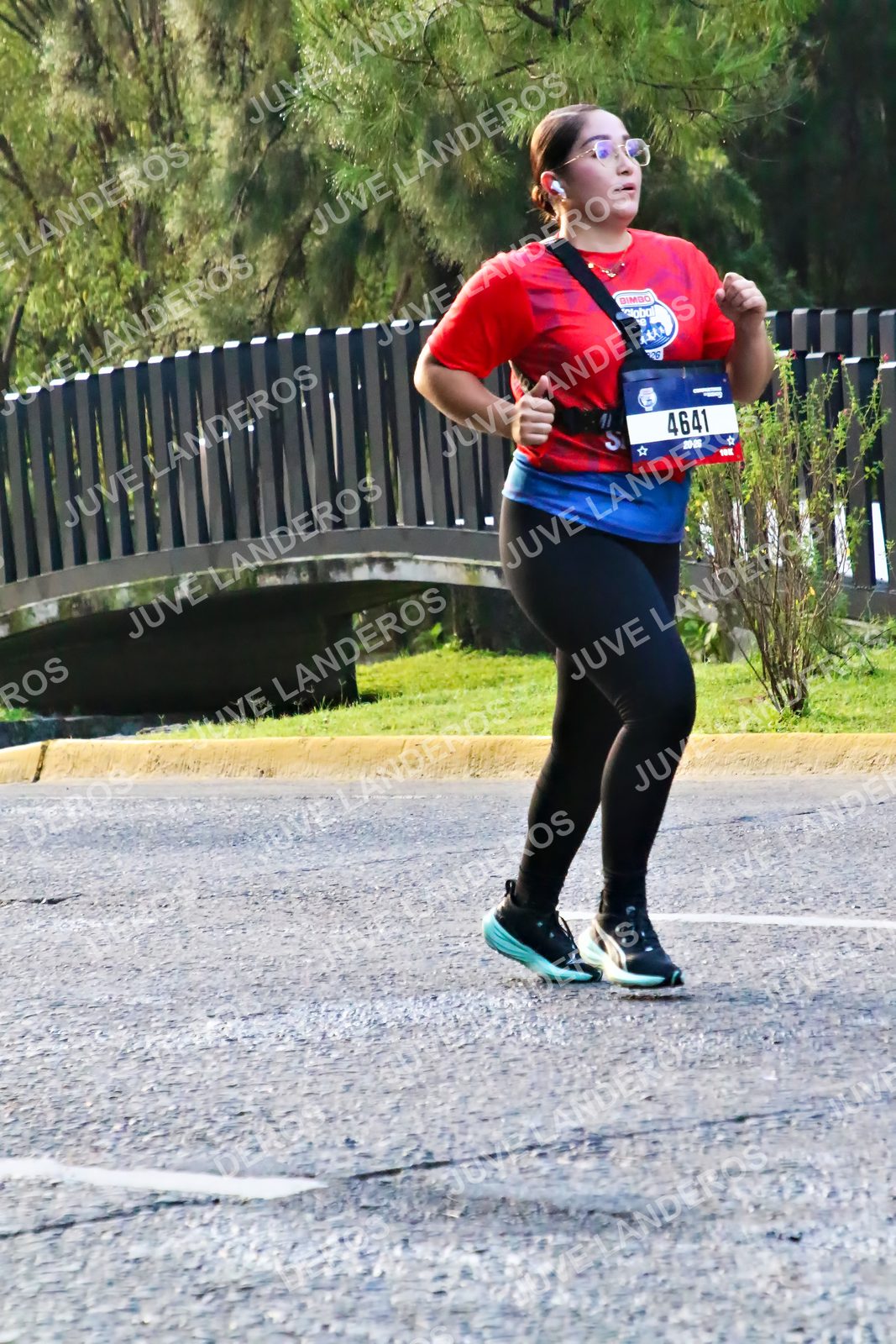 Foto de la CARRERA BIMBO GLOBAL RACE GUADALAJARA en Centro Comercial Andares, Blvd. Puerta de Hierro 4965, Zapopan a las 07:37 · dorsal 4641, 26