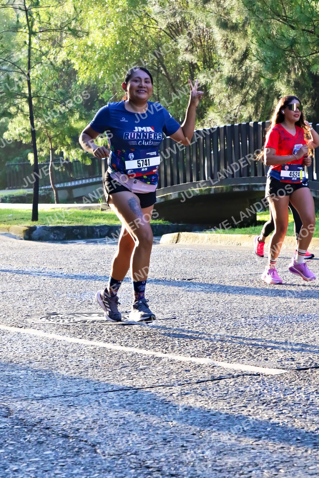 Foto de la CARRERA BIMBO GLOBAL RACE GUADALAJARA en Centro Comercial Andares, Blvd. Puerta de Hierro 4965, Zapopan a las 07:32 · dorsal 4524, 5741