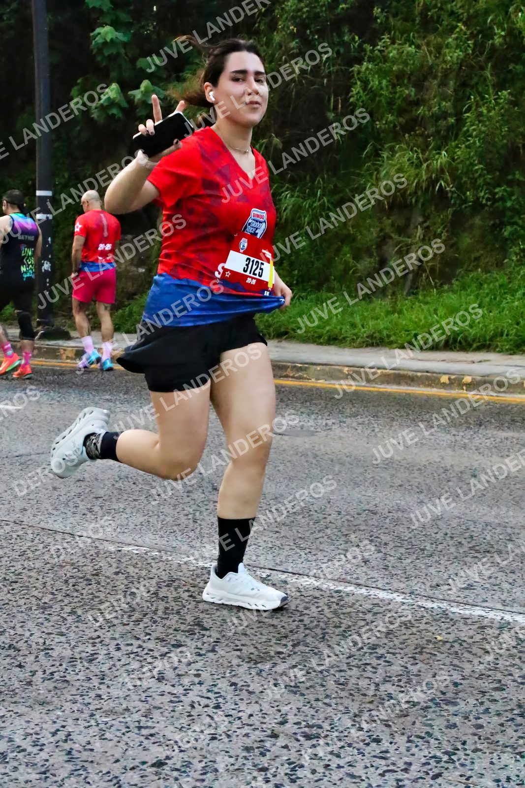 Foto de la CARRERA BIMBO GLOBAL RACE GUADALAJARA en Centro Comercial Andares, Blvd. Puerta de Hierro 4965, Zapopan a las 07:09 · dorsal 3125