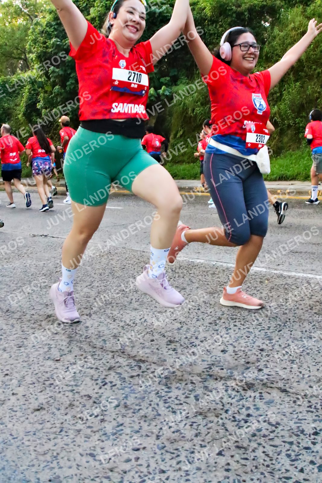 Foto de la CARRERA BIMBO GLOBAL RACE GUADALAJARA en Centro Comercial Andares, Blvd. Puerta de Hierro 4965, Zapopan a las 06:56 · dorsal 2710, 2302