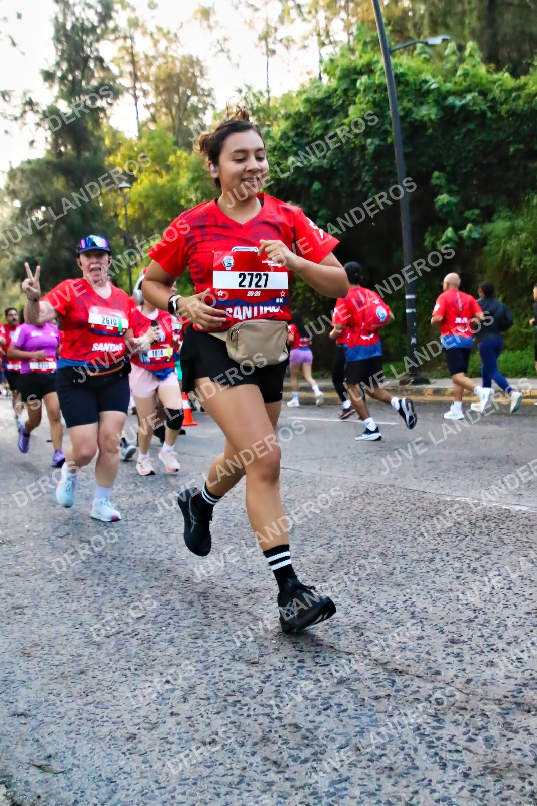 Foto de la CARRERA BIMBO GLOBAL RACE GUADALAJARA en Centro Comercial Andares, Blvd. Puerta de Hierro 4965, Zapopan a las 06:57 · dorsal 2727, 2610, 1814