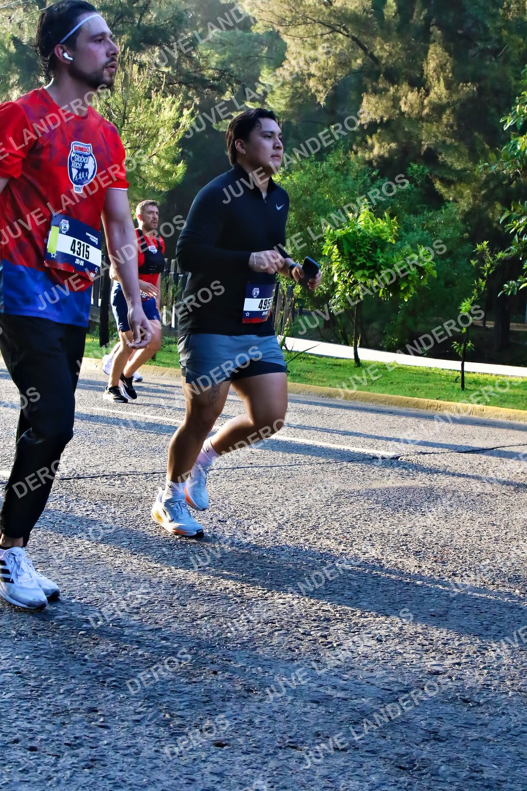 Foto de la CARRERA BIMBO GLOBAL RACE GUADALAJARA en Centro Comercial Andares, Blvd. Puerta de Hierro 4965, Zapopan a las 07:29 · dorsal 4315, 495