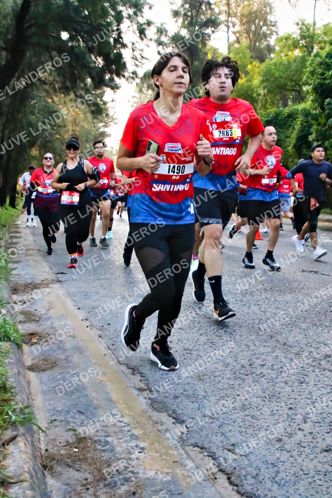 Foto de la CARRERA BIMBO GLOBAL RACE GUADALAJARA en Centro Comercial Andares, Blvd. Puerta de Hierro 4965, Zapopan a las 06:58 · dorsal 1490, 2883, 1578, 1430