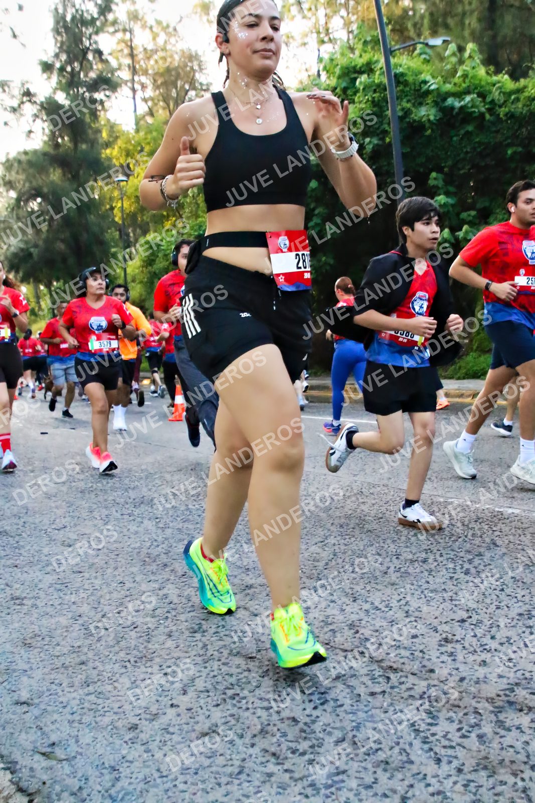 Foto de la CARRERA BIMBO GLOBAL RACE GUADALAJARA en Centro Comercial Andares, Blvd. Puerta de Hierro 4965, Zapopan a las 06:58 · dorsal 3579, 20