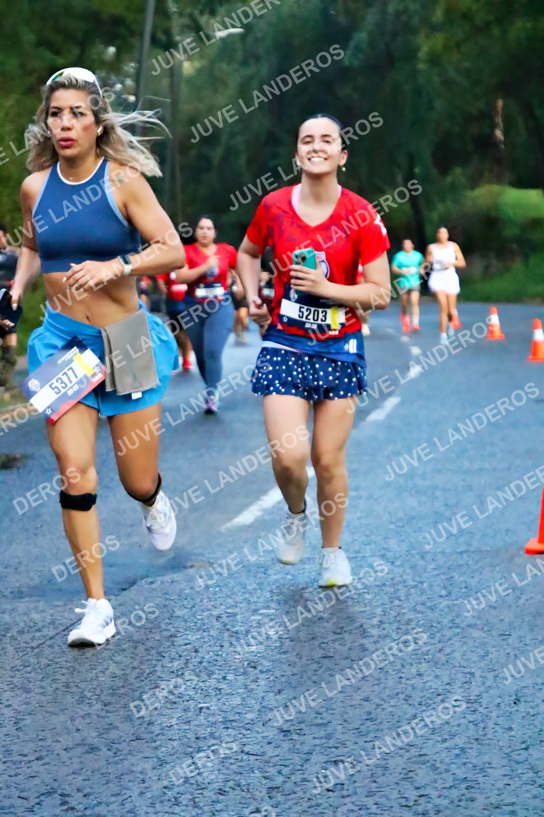 Foto de la CARRERA BIMBO GLOBAL RACE GUADALAJARA en Centro Comercial Andares, Blvd. Puerta de Hierro 4965, Zapopan a las 04:53 · dorsal 5203, 5377