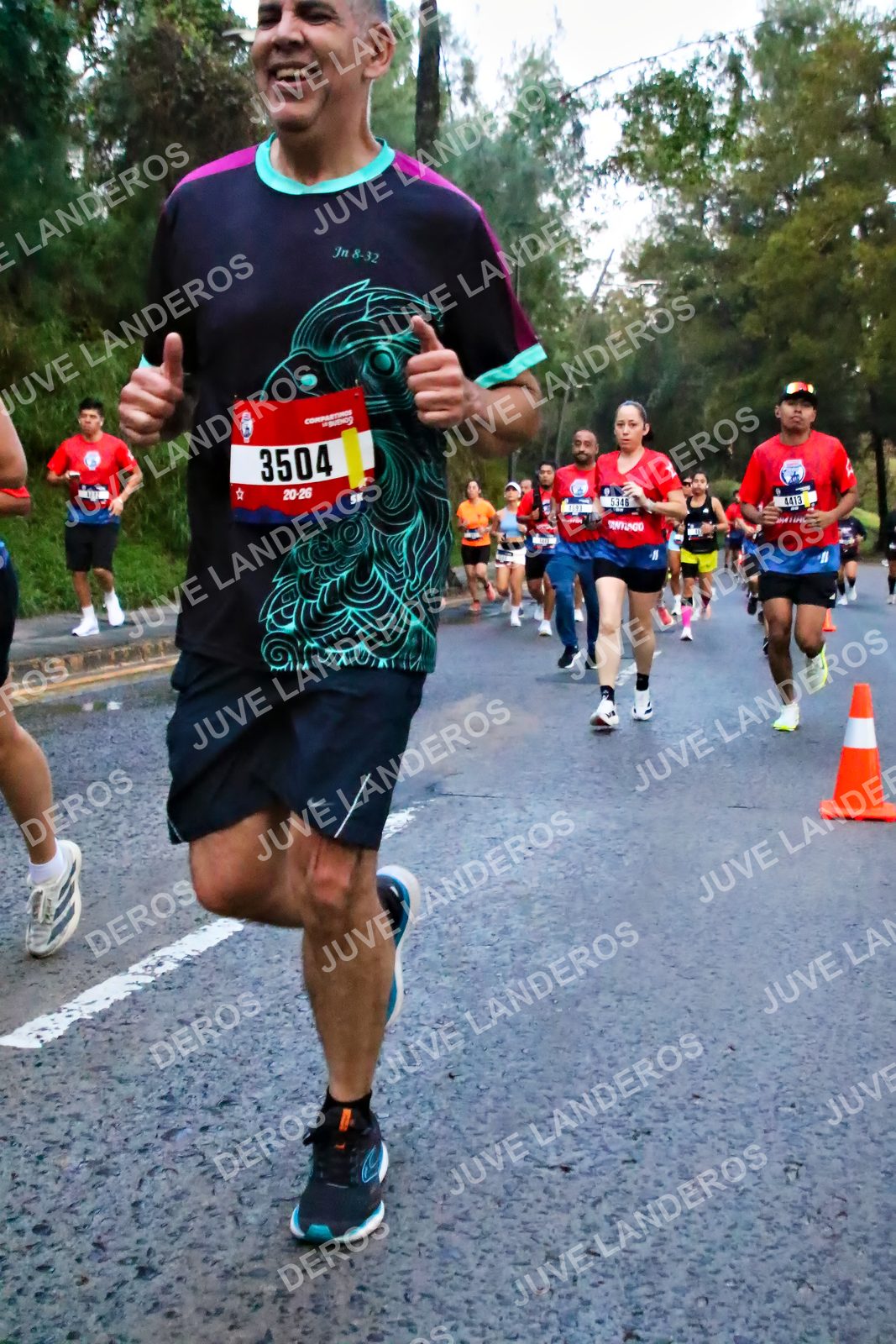 Foto de la CARRERA BIMBO GLOBAL RACE GUADALAJARA en Centro Comercial Andares, Blvd. Puerta de Hierro 4965, Zapopan a las 06:41 · dorsal 3504, 4413, 5346