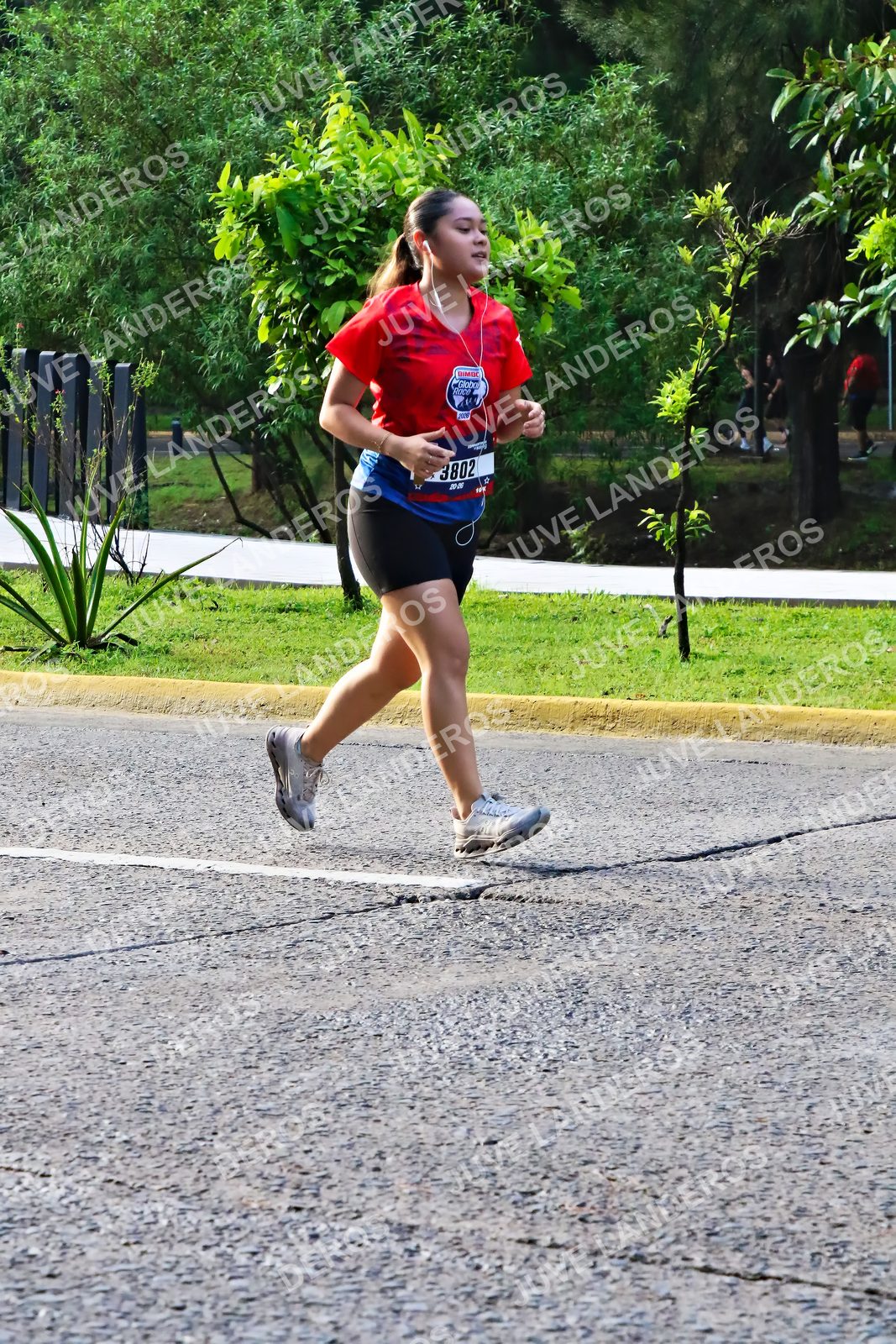 Foto de la CARRERA BIMBO GLOBAL RACE GUADALAJARA en Centro Comercial Andares, Blvd. Puerta de Hierro 4965, Zapopan a las 07:46 · dorsal 3802