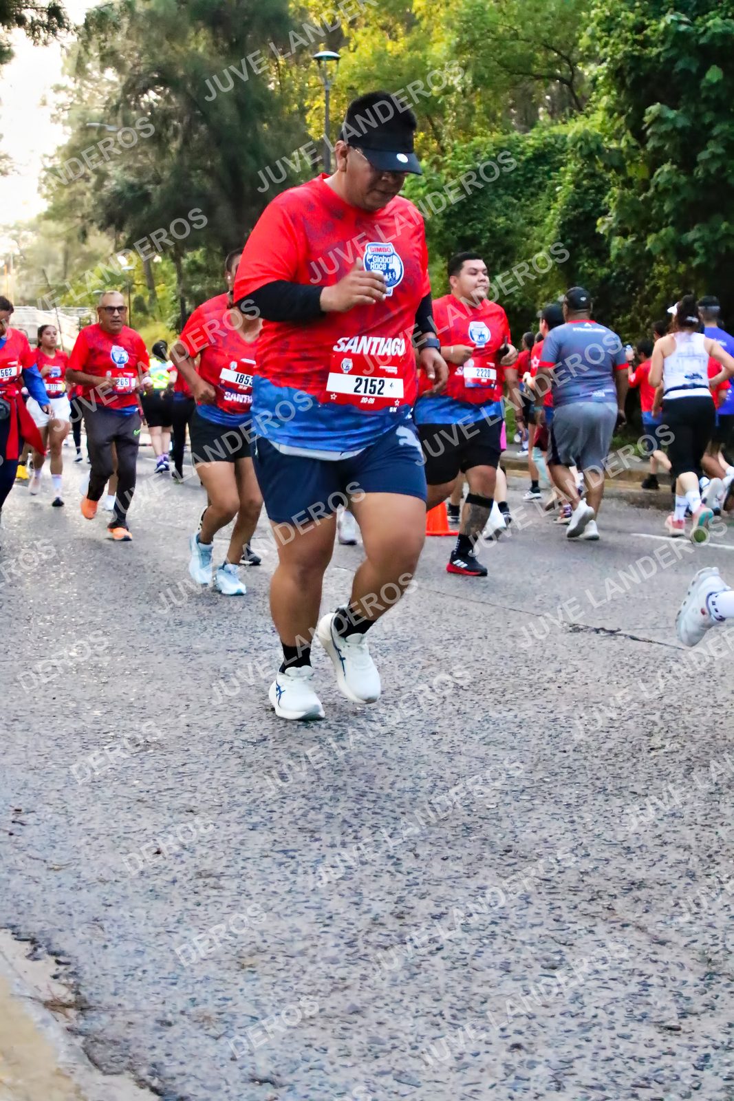 Foto de la CARRERA BIMBO GLOBAL RACE GUADALAJARA en Centro Comercial Andares, Blvd. Puerta de Hierro 4965, Zapopan a las 06:58 · dorsal 2152, 562, 1853