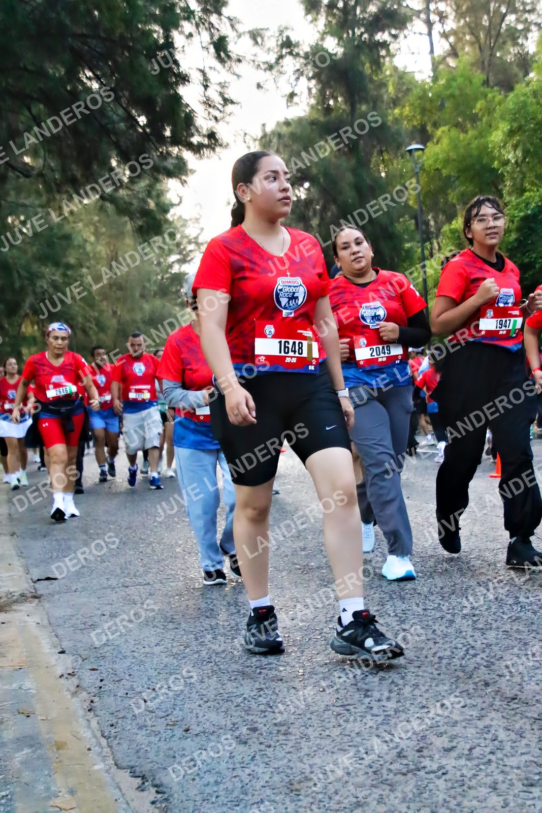 Foto de la CARRERA BIMBO GLOBAL RACE GUADALAJARA en Centro Comercial Andares, Blvd. Puerta de Hierro 4965, Zapopan a las 07:02 · dorsal 1648, 1947, 2049, 2646