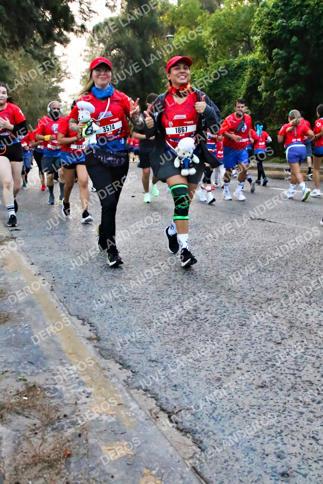 Foto de la CARRERA BIMBO GLOBAL RACE GUADALAJARA en Centro Comercial Andares, Blvd. Puerta de Hierro 4965, Zapopan a las 07:01 · dorsal 1867, 3574, 3644