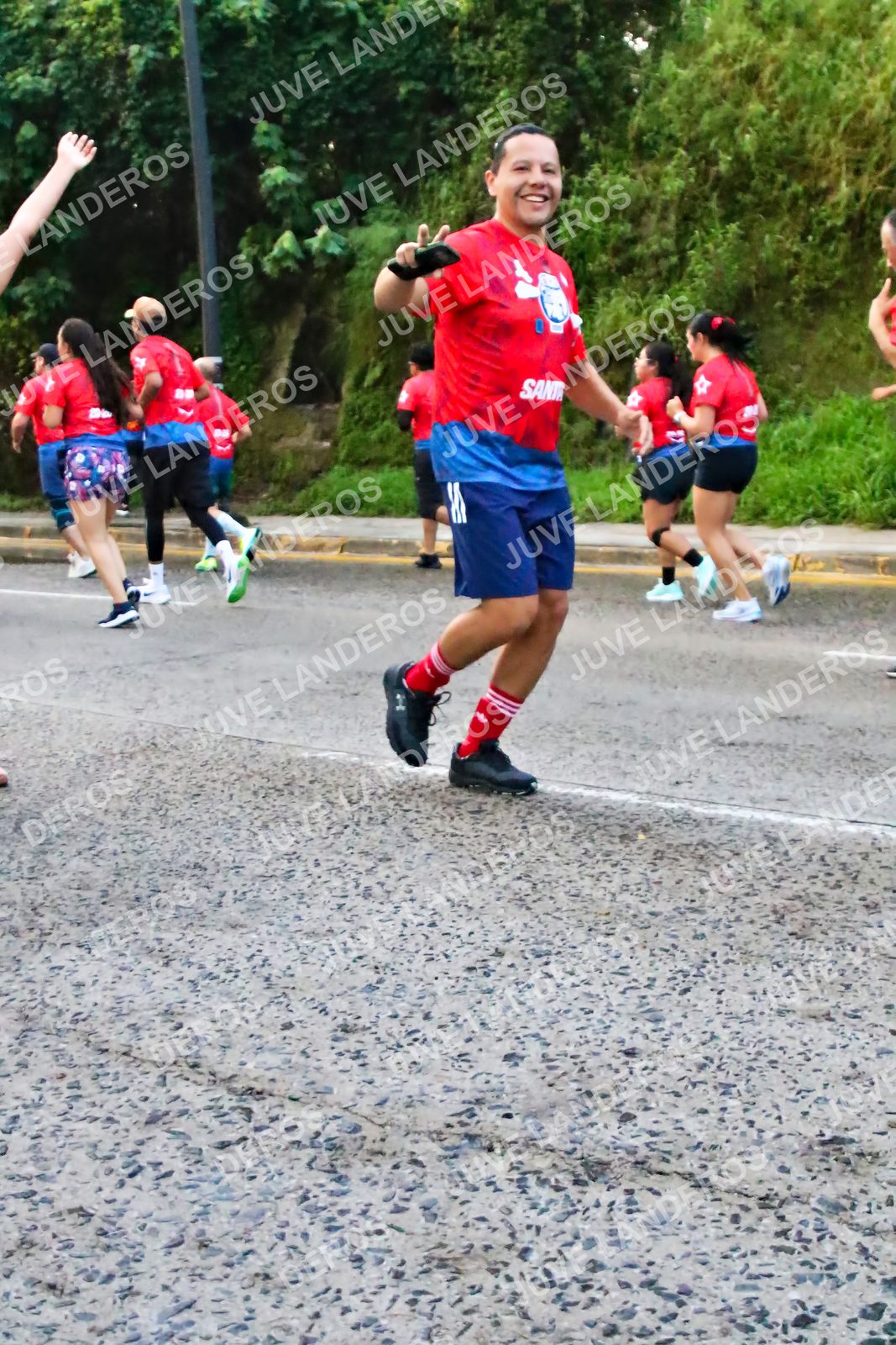 Foto de la CARRERA BIMBO GLOBAL RACE GUADALAJARA en Centro Comercial Andares, Blvd. Puerta de Hierro 4965, Zapopan a las 06:56