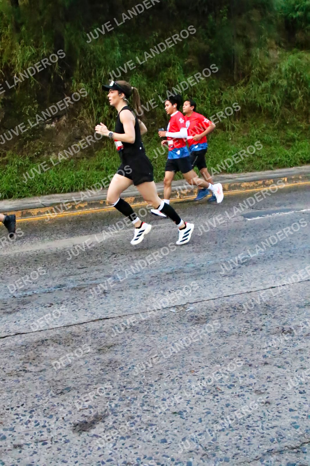 Foto de la CARRERA BIMBO GLOBAL RACE GUADALAJARA en Centro Comercial Andares, Blvd. Puerta de Hierro 4965, Zapopan a las 04:55
