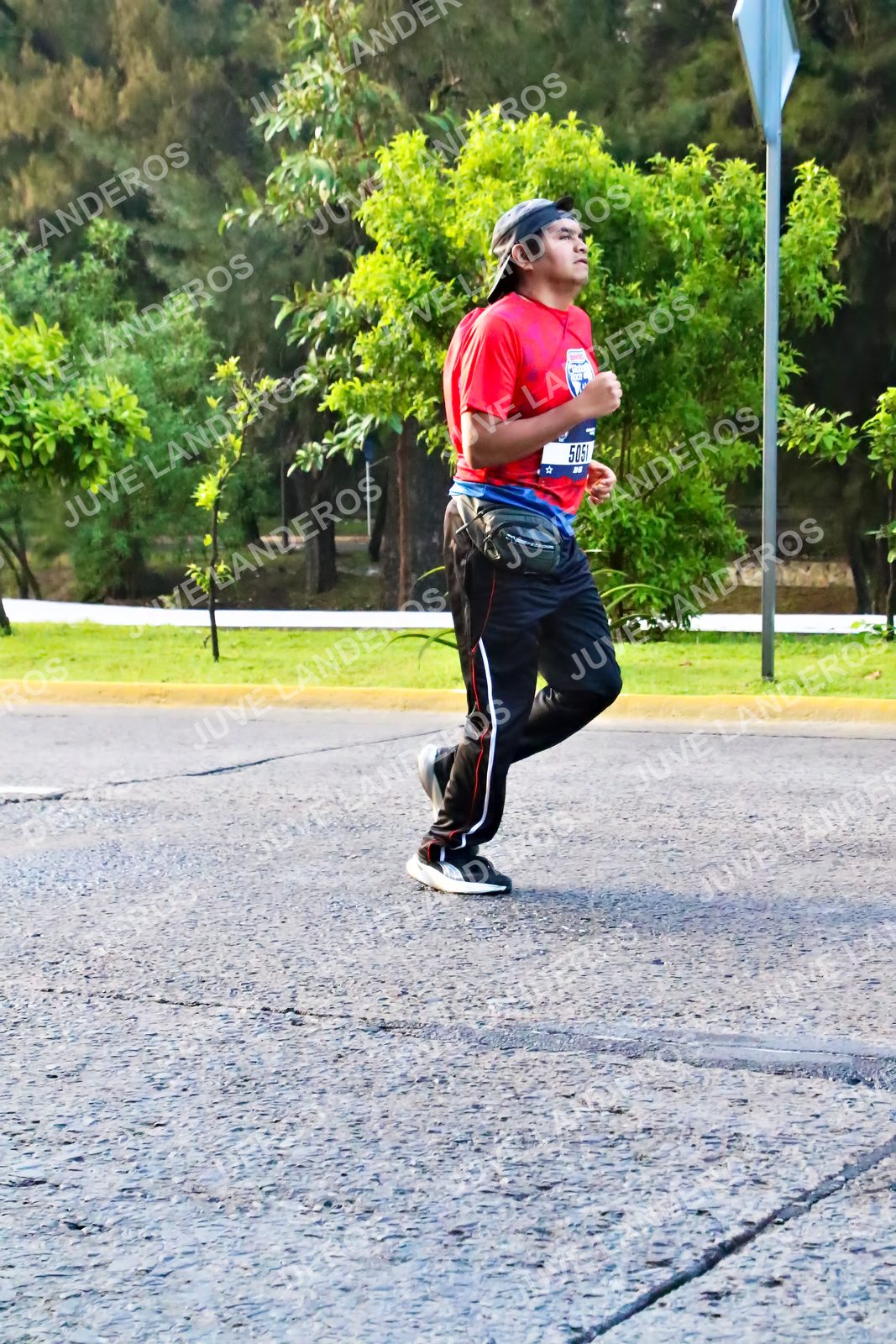 Foto de la CARRERA BIMBO GLOBAL RACE GUADALAJARA en Centro Comercial Andares, Blvd. Puerta de Hierro 4965, Zapopan a las 07:36 · dorsal 5051
