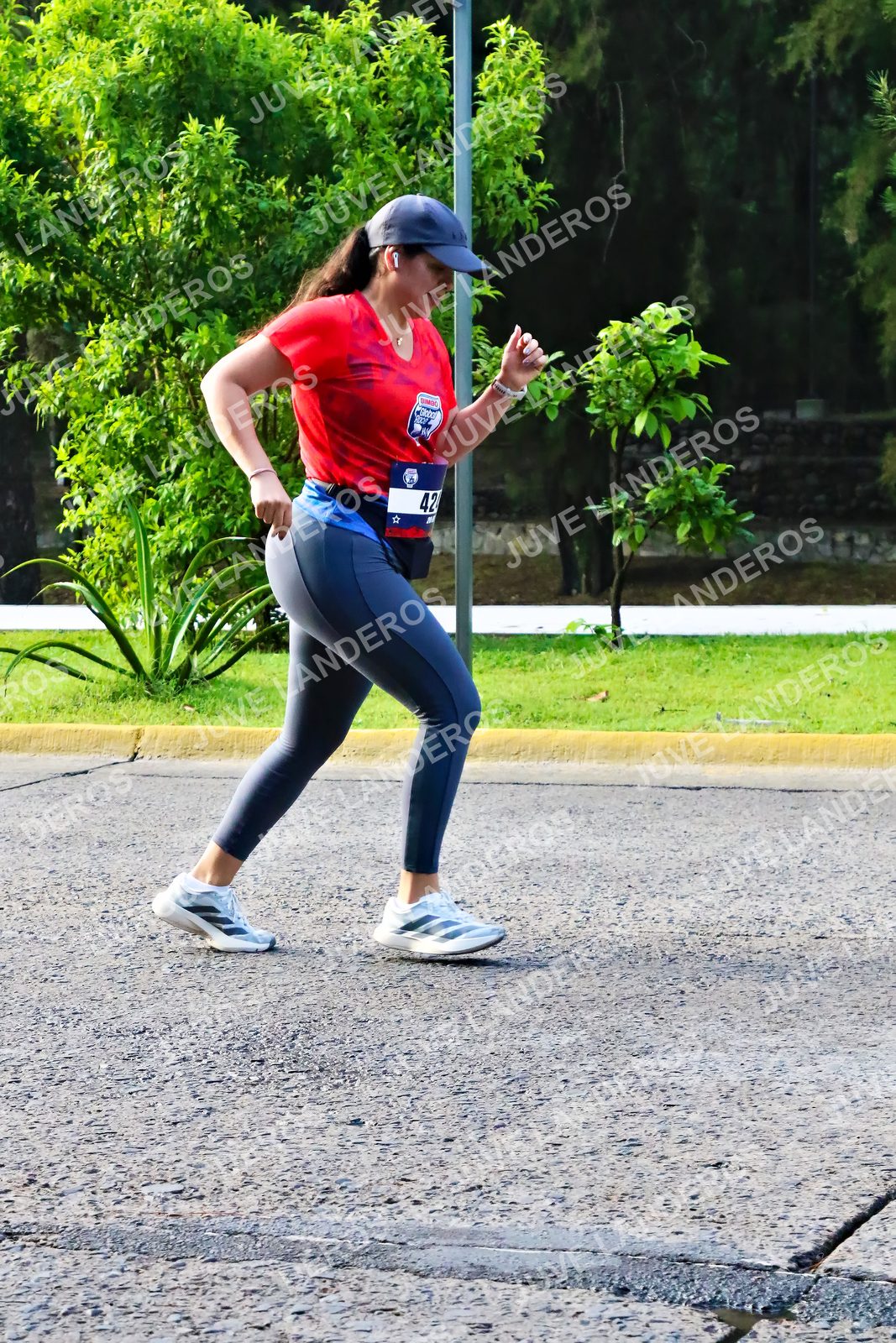 Foto de la CARRERA BIMBO GLOBAL RACE GUADALAJARA en Centro Comercial Andares, Blvd. Puerta de Hierro 4965, Zapopan a las 07:47 · dorsal 42