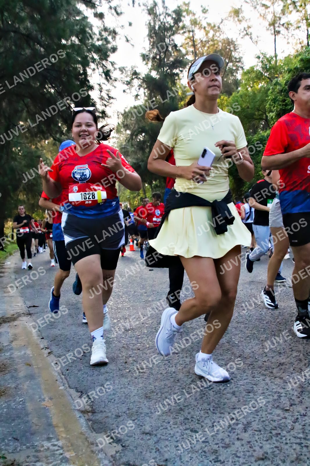Foto de la CARRERA BIMBO GLOBAL RACE GUADALAJARA en Centro Comercial Andares, Blvd. Puerta de Hierro 4965, Zapopan a las 06:57 · dorsal 1828
