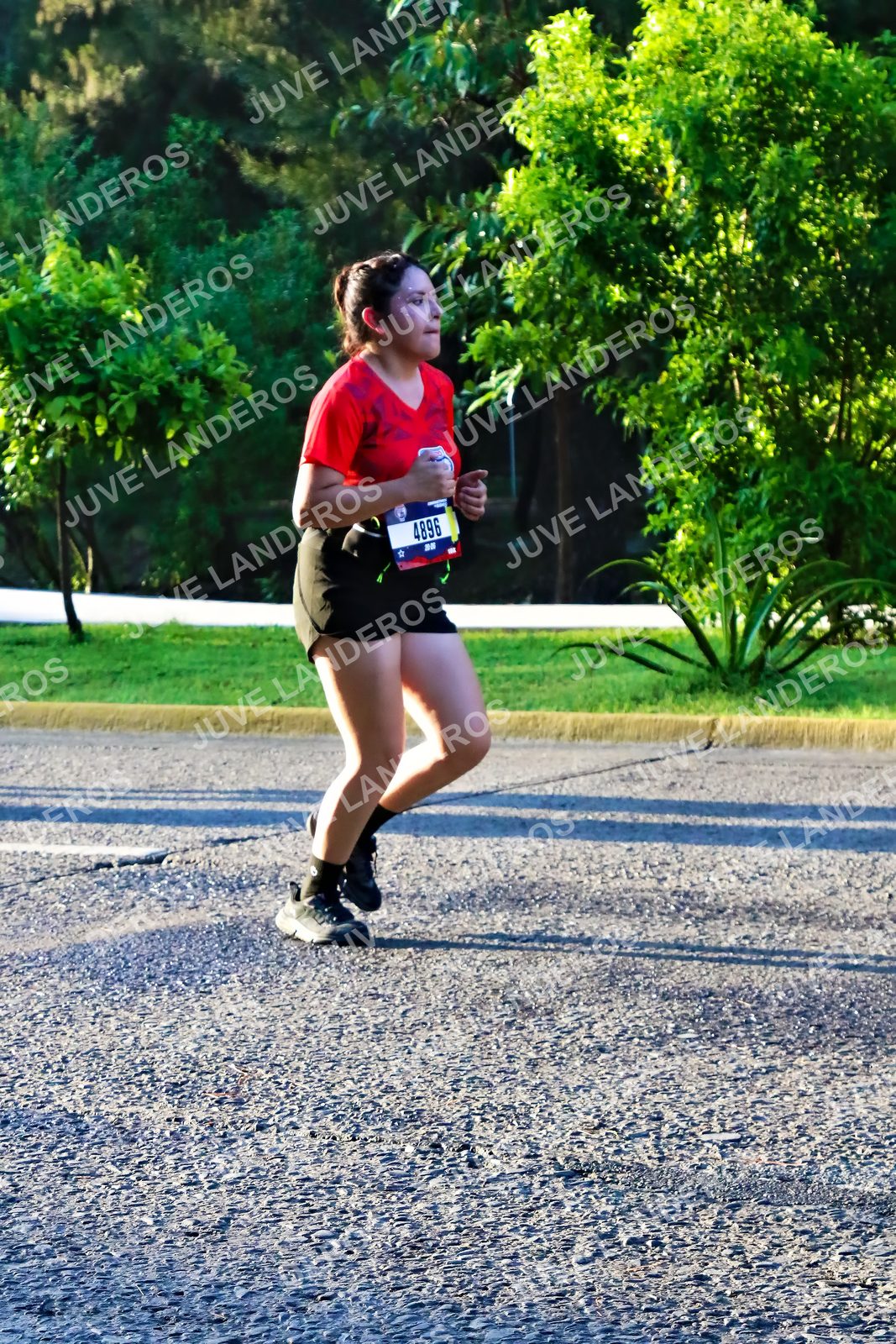Foto de la CARRERA BIMBO GLOBAL RACE GUADALAJARA en Centro Comercial Andares, Blvd. Puerta de Hierro 4965, Zapopan a las 07:26 · dorsal 4896