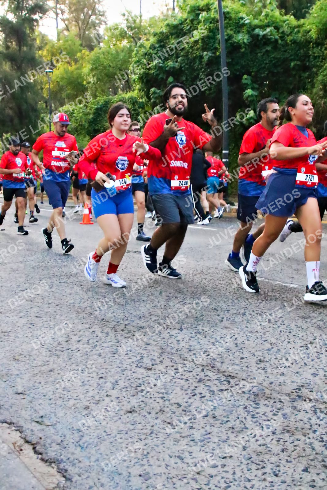 Foto de la CARRERA BIMBO GLOBAL RACE GUADALAJARA en Centro Comercial Andares, Blvd. Puerta de Hierro 4965, Zapopan a las 06:55 · dorsal 2781, 1447, 1784
