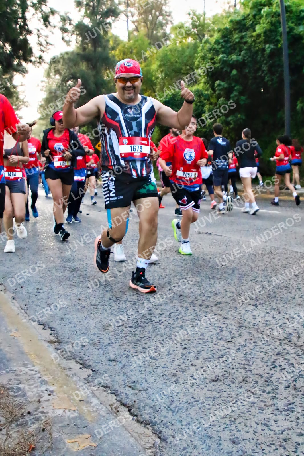 Foto de la CARRERA BIMBO GLOBAL RACE GUADALAJARA en Centro Comercial Andares, Blvd. Puerta de Hierro 4965, Zapopan a las 06:59 · dorsal 1679, 1464, 2053, 3157