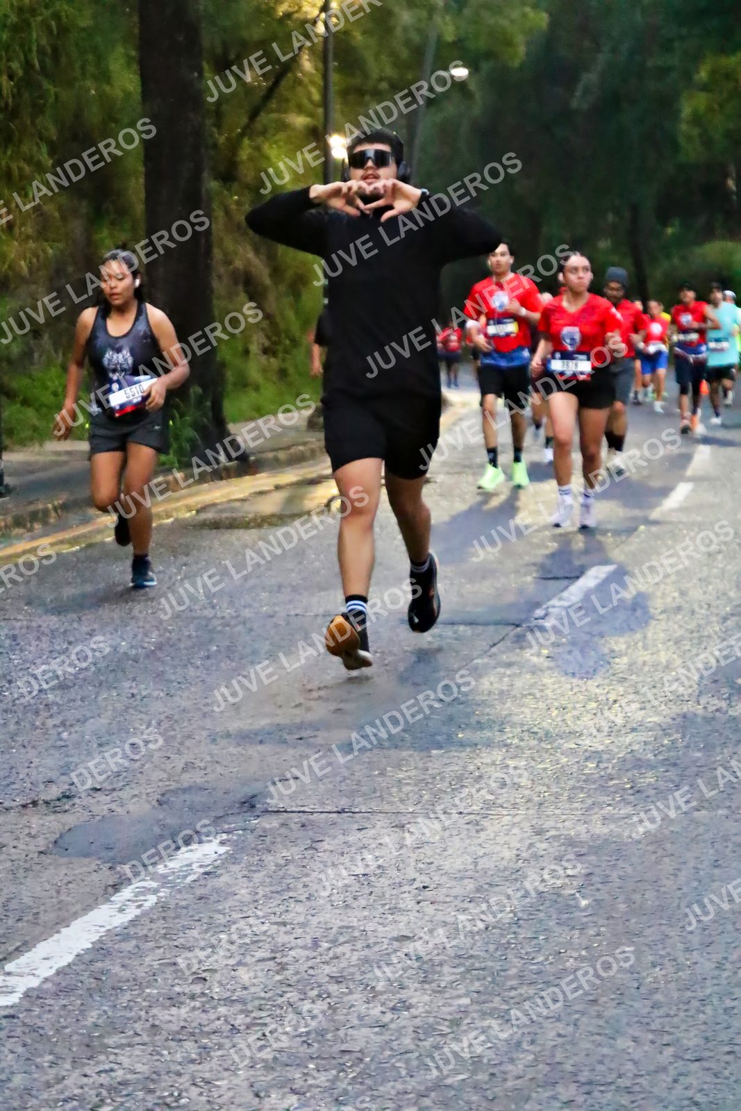 Foto de la CARRERA BIMBO GLOBAL RACE GUADALAJARA en Centro Comercial Andares, Blvd. Puerta de Hierro 4965, Zapopan a las 06:39 · dorsal 5510